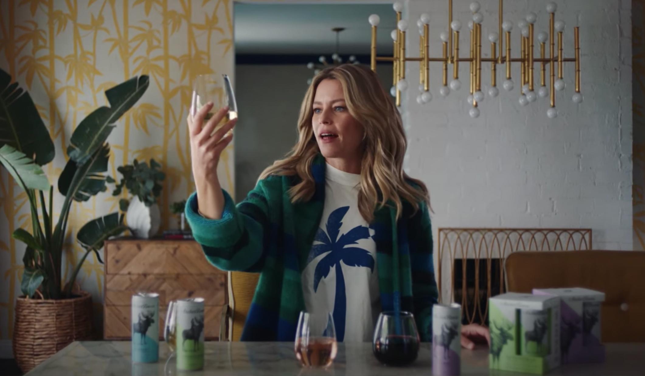 Elizabeth Banks partnered with Archer Roose in their mission return to the foundation of wine as it was - garnering relationships with the winemaking community, preserving terroir, and sourcing the highest quality grapes to offer luxury canned wine.